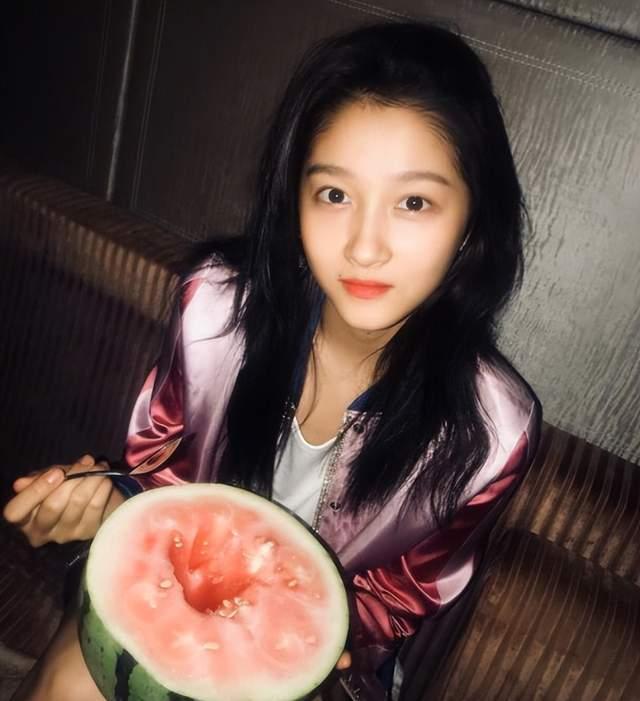 娱乐圈吃瓜图片,吃瓜图鉴揭秘明星幕后真相